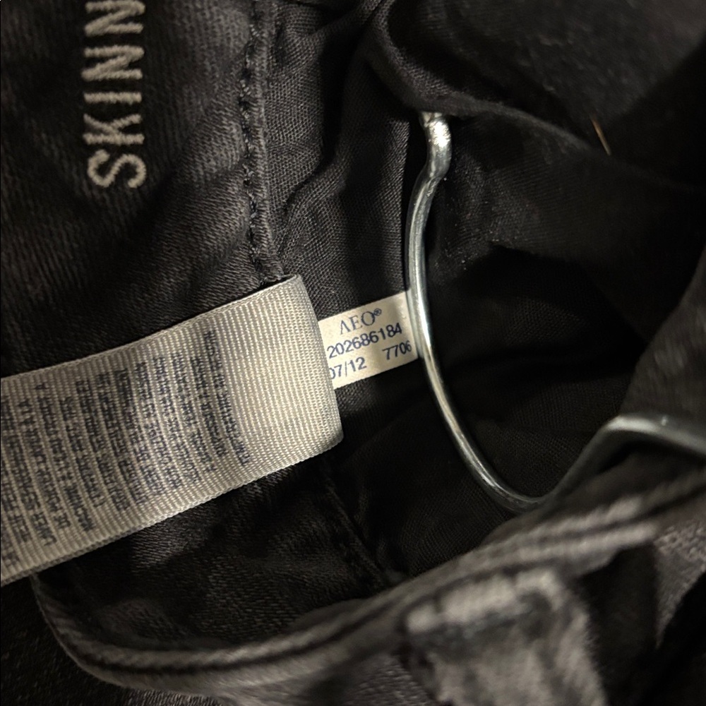 American Eagle Super Stretch Mid Rise Slim Straight Jeans Black Size 12 - Picture 5 of 7